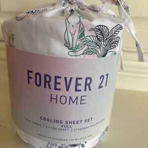 Forever 21 Home Cooling Sheet Set - Full - White and Pink